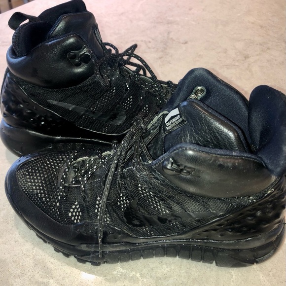 Nike Lupinek FlyKnit High Top Sneakers - Picture 2 of 6